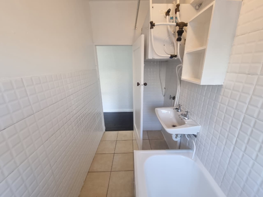 To Let 1 Bedroom Property for Rent in Mowbray Western Cape